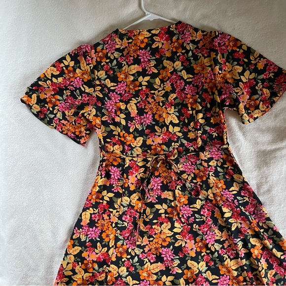 Floral Mini Dress - Picture 4 of 6